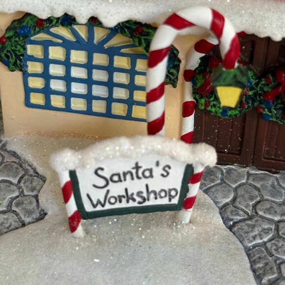 Hawthorne Village - "Santa’s Toy Workshop" Piece - Picture 7 of 10